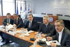 Με πράξη νομοθετικού περιεχομένου  Τριάντα κέντρα κράτησης παράνομων μεταναστών προωθούνται στην Ελλάδα