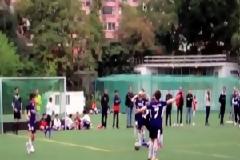 VIDEO: 10χρονος κλώτσησε σε αγώνα ποδοσφαίρου αντίπαλο στο κεφάλι!