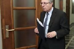 Νέες θέσεις εργασίας στην ιδιωτική εκπαίδευση με πρωτοβουλία του Γ. Μπαμπινιώτη