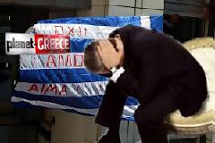 Δουλειά... ανάλογα με τα κέφια του εργοδότη (για ένα κομμάτι ψωμί)