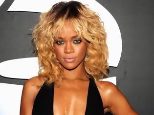 Φωτογραφία για H Rihanna θέλει να περάσει το καλοκαίρι με τον Kutcher, η Moore δεν θέλει να τον ξαναδεί