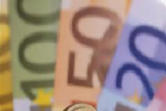 Η Ευρώπη ξανασχεδιάζει τη φορολογία των τραπεζών της...