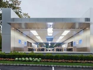 Φωτογραφία για Μήνυσε την Apple για 1 εκατομμύριο δολάρια γιατί χτύπησε στην γυάλινη πόρτα του καταστήματος