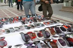 Το παρεμπόριο προσπαθούν να καταπολεμήσουν στην κυβέρνηση