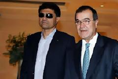 Αγωγή «μαμούθ» σε Βγενόπουλο!
