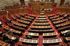 Ζεί και βασιλεύει η βιομηχανία ρουσφετιών..