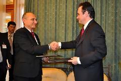 Οι εκλογές του… μαύρου χρυσού!Πετρέλαια στην υπηρεσία της προπαγάνδας