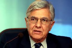 Ρύθμιση για την εθελούσια απομάκρυνση μεταναστών εξετάζει ο Γιαννίτσης