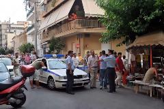 Τα κλάματα της γιαγιάς, δεν άφησαν απαθείς τους αυτόπτες μάρτυρες...και έπιασαν τους ανήλικους αθίγγανους