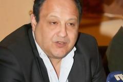 Θα μπορούσε να λέει...