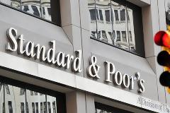 Η Ελλάδα θα... ξανακουρευτεί σύμφωνα με την Standard & Poor's