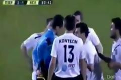 Μπήκε αλλαγή, σκόραρε με ψαλίδι και αποβλήθηκε