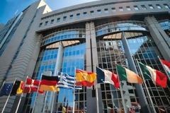 Οι Βρυξέλλες κάνουν πρωταπριλιάτικα «αστεία» με την κρίση