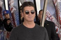 O Simon Cowell ερωτεύτηκε
