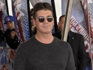 Φωτογραφία για O Simon Cowell ερωτεύτηκε