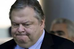 Σε τι ελπίζουμε πια; 