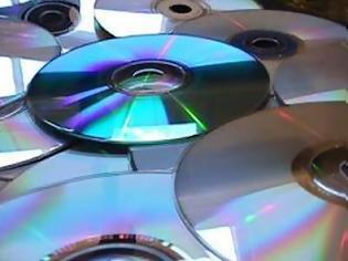 Φωτογραφία για Καβάλα: Είχε 342 «παράνομα» DVD μέσα στο μαγαζί του!