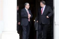 Τηλεφώνημα Βενιζέλου σε Παπαδήμο για Μπαμπινιώτη