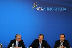 Δεσμεύσεις από Σαμαρά, επίθεση από ΒενιζέλοΠρώτα βήματα για απεμπλοκή από το Μνημόνιο