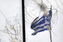 Πρωτοφανής κρίση που εξαλείφει τις βεβαιότητες
