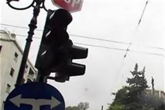 Αναφορά αναγνώστη για χαλασμένα φανάρια