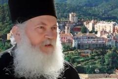 Ο γέροντας Εφραίμ επιστρέφει στα πνευματικά του παιδιά