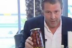 Ο Γκλέτσος θα μοιράσει δωρεάν ελιές και λάδι Στυλίδας στο Κερατσίνι