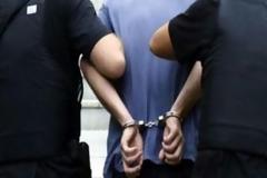 Συνελήφθη εκπαιδευτικός που ντυνόταν με γυναικεία ρούχα