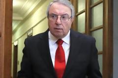 Ο Μπαμπινιώτης έχει έτοιμη την παραίτηση