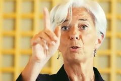 Ευχαριστημένη είναι η Λαγκάρντ για τα 800 δισ. ευρώ