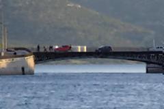 Χαλκίδα: Ανέβηκε στην γέφυρα και βούτηξε στον θάνατο!