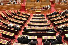 Απίστευτη γελοιοποίηση της Βουλής... Περισσότερες από 60 τροπολογίες σε ένα 24ωρο!