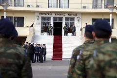 Οδοντίατρος σύμβουλος υπουργού στο Άμυνας κι άλλα παράδοξα!
