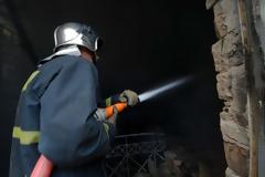 Πέταξαν στουπί με βενζίνη σε παράρτημα του υπουργείου πολιτισμού