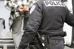 Απόδραση αλλοδαπού απο το παράθυρο δικαστηρίων. ΕΔΕ για τους δύο αστυνομικούς