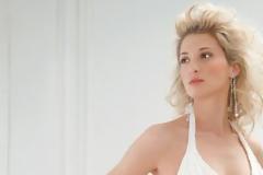 Νίκη Κάρτσωνα: Μια καταπιεσμένη αδύνατη!