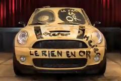 Όσοι αγαπάτε τα Mini Cooper μη δείτε το πιο κάτω βίντεο...