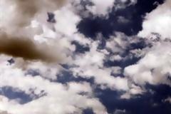 Νεφώσεις, βροχές αλλά και… ηλιοφάνεια σήμερα