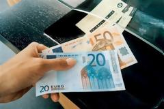 Τη Δευτέρα σύνταξη και δώρο Πάσχα στους συνταξιούχους του ΟΓΑ