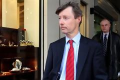 ΜΑΤΙΑΣ ΜΟΡΣ: ''ΜΟΝΟΔΡΟΜΟΣ'' Η ΜΕΙΩΣΗ ΜΙΣΘΩΝ ΓΙΑ ΤΗΝ ΕΝΙΣΧΥΣΗ ΤΗΣ ΑΝΤΑΓΩΝΙΣΤΙΚΟΤΗΤΑΣ