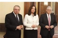 Ο Μπαμπινιώτης ξεθωριάζει το μήνυμα Παπαδήμου