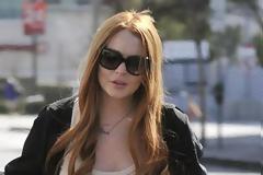 H Lindsay Lohan συνειδητοποιεί ότι η καριέρα της έχει πάρει την κάτω βόλτα