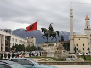 Φωτογραφία για Χρυσάφι στα πόδια της Σακίρα από Αλβανία