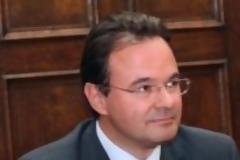 Διαψεύδει για ακόμα μια φορά το Πρώτο Θέμα ο Παπακωνσταντίνου
