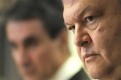 Βενιζέλος: «Μην ντρέπεστε που είστε ΠΑΣΟΚ» – Λοβέρδος: «Δεν επιστρέφω»