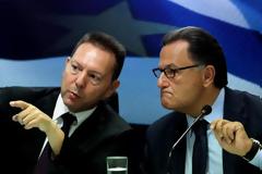 Επίθεση-σοκ στον Στουρνάρα από στρατιωτικούς - 