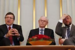Εδω γελάμε φωναχτά…