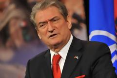 Μπερίσα: Δεν αποσταθεροποιεί τα Βαλκάνια η χορήγηση ιθαγένειας στους Αλβανούς