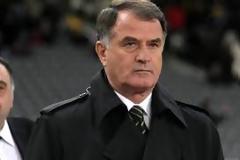 Ο Μπάγεβιτς προετοιμάζει την έξοδο του