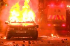 Συγκρούσεις αστυνομίας με διαδηλωτές στο Μπέλφαστ